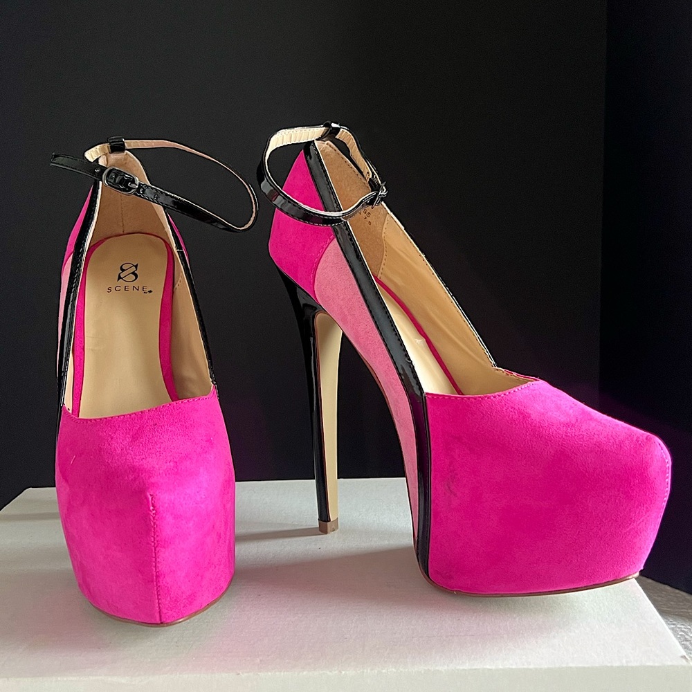 Pink and Black Platform Pumps Sized 7.5